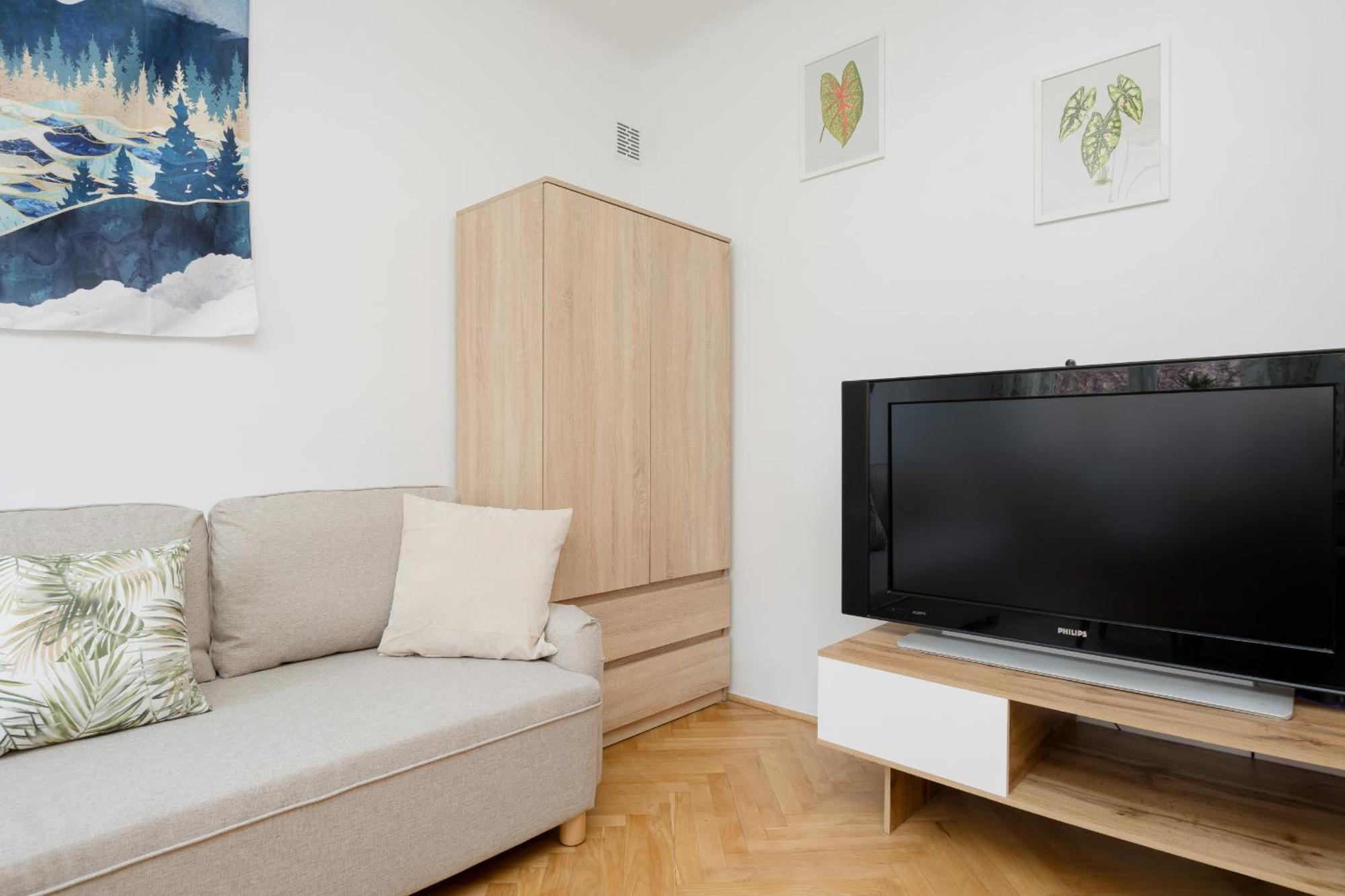 Spacious Apartment For 6 People Near The Old Town By Noclegi Renters Варшава Екстериор снимка