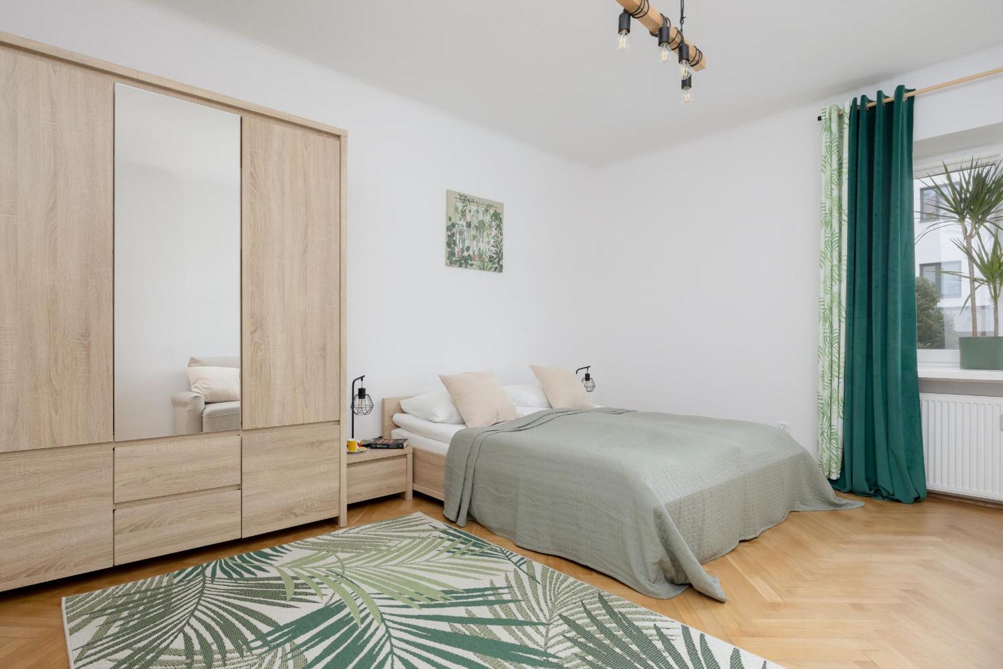 Spacious Apartment For 6 People Near The Old Town By Noclegi Renters Варшава Екстериор снимка